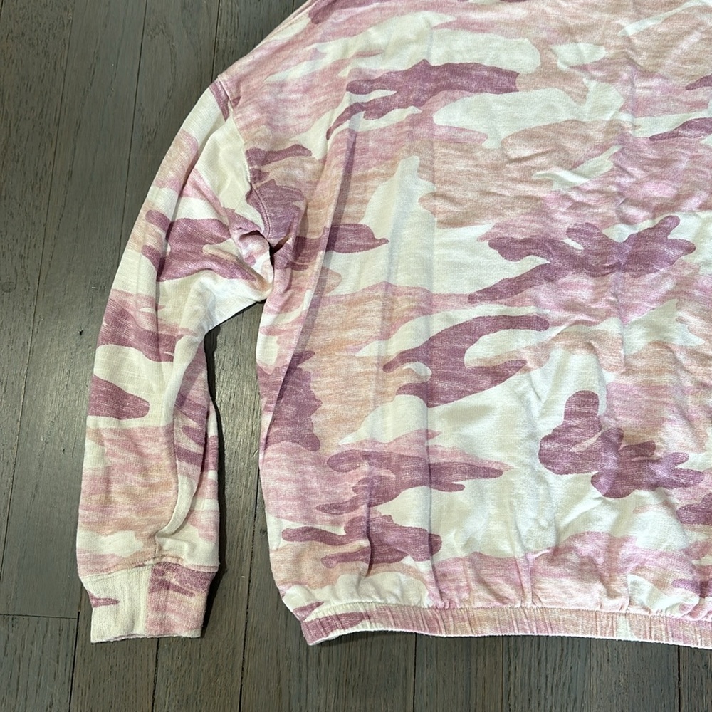 Splendid XS Pink Camo Print Long Sleeve Pullover Sweater - Picture 7 of 8